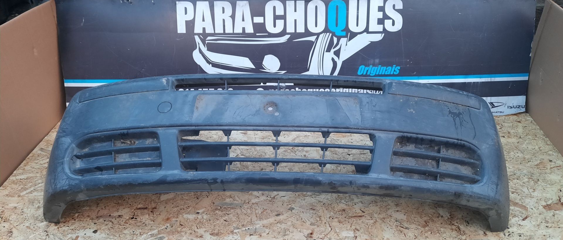 Peças - Parachoques Renault Trafic 2004