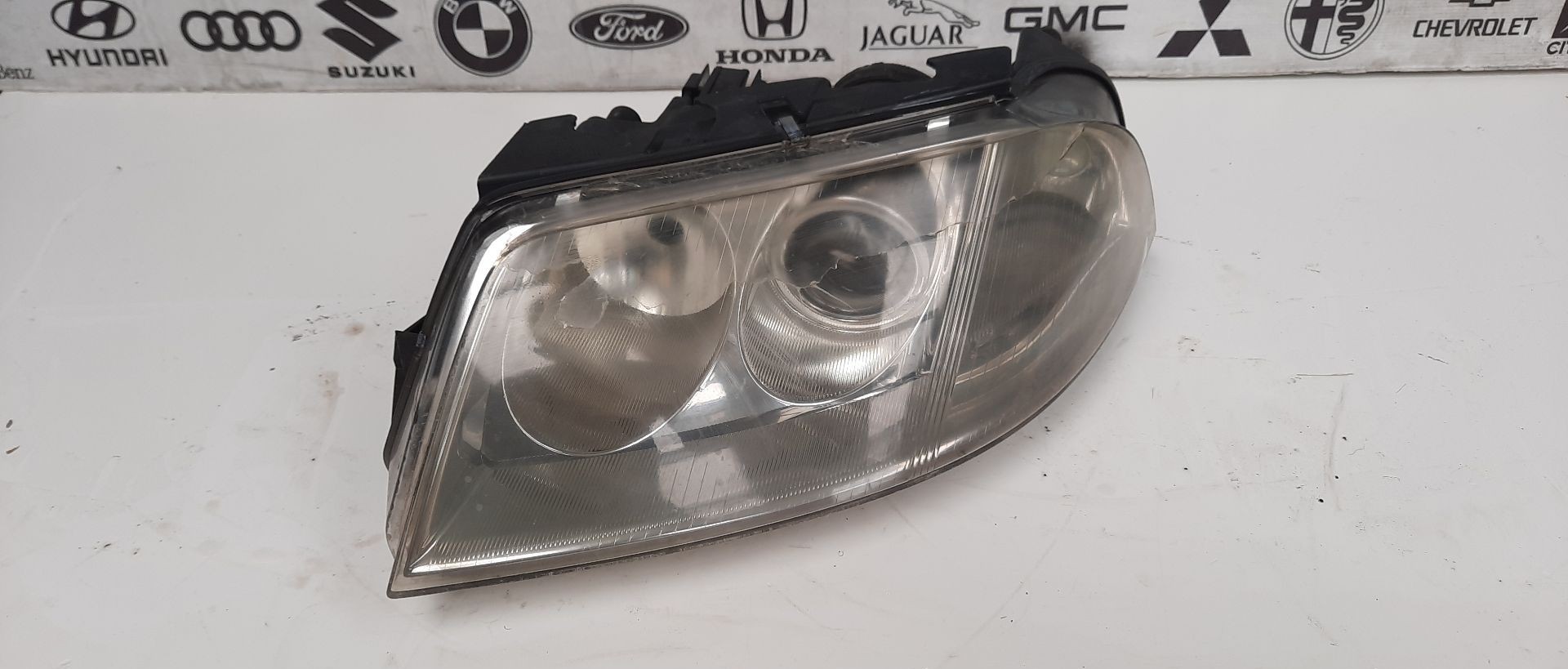 Peças - Otica Farol Vw Passat 01-05