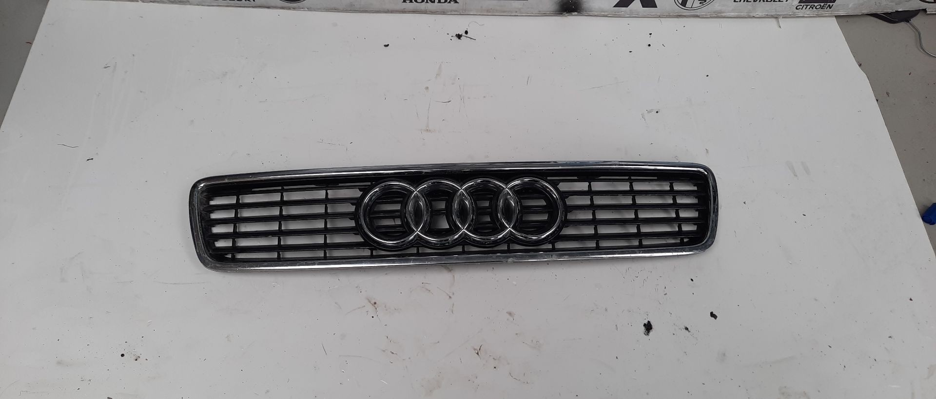 Peças - Grelha Audi A4 B5