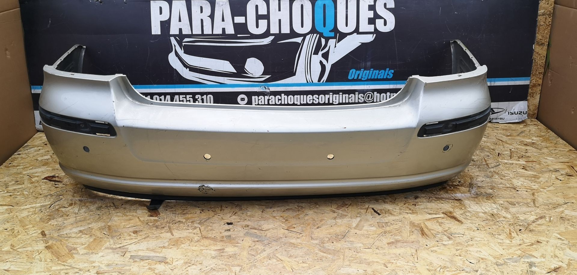 Peça - Parachoques Toyota Avensis Sedan 03-08