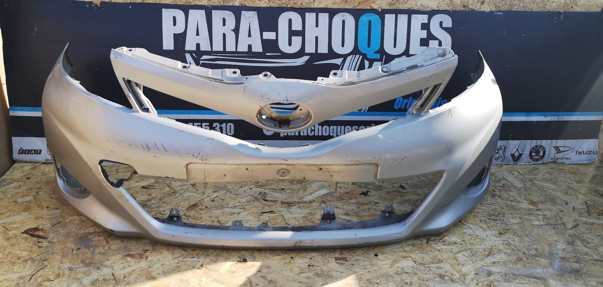 Peças - Parachoques Toyota Yaris 11-14