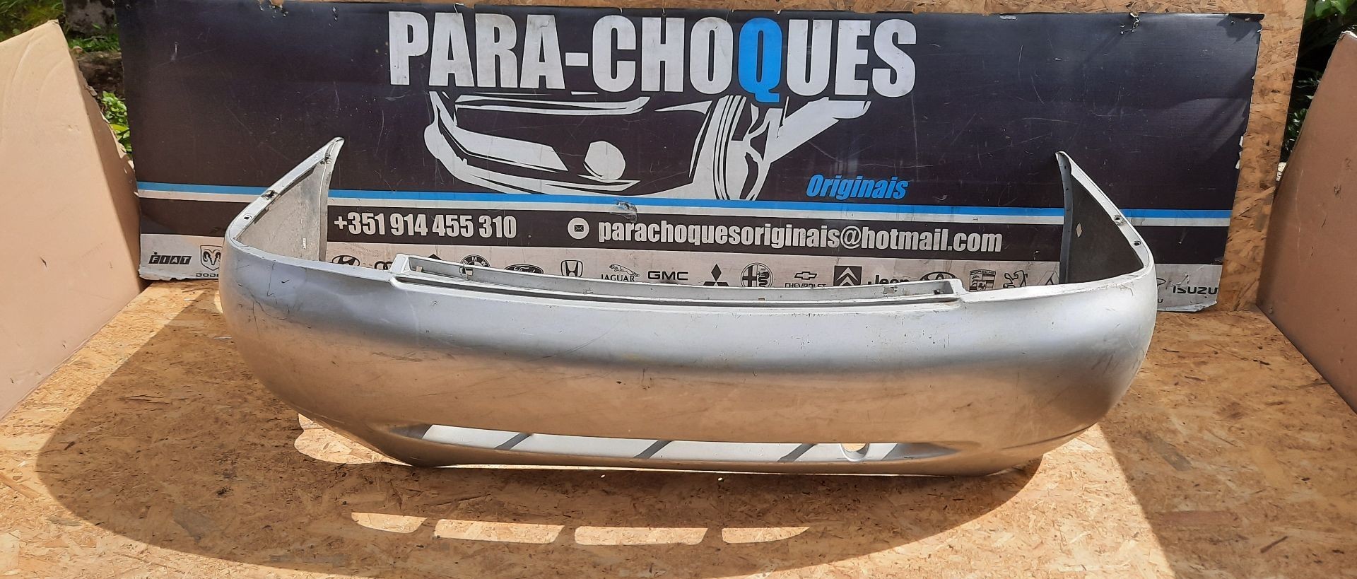 Peças - Parachoques Ford Mondeo Sedan 96-00