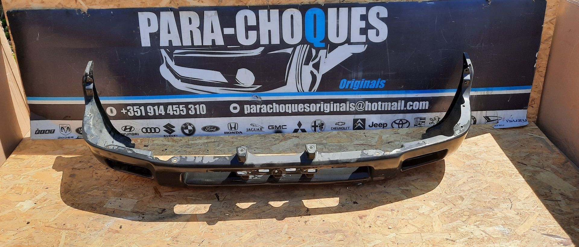 Peças - Parachoques Nissan  Navara 2000