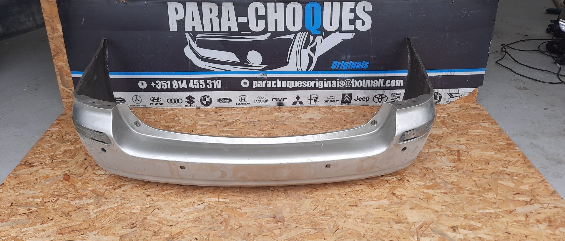 Peças - Parachoques Toyota Avensis Sw 12-15