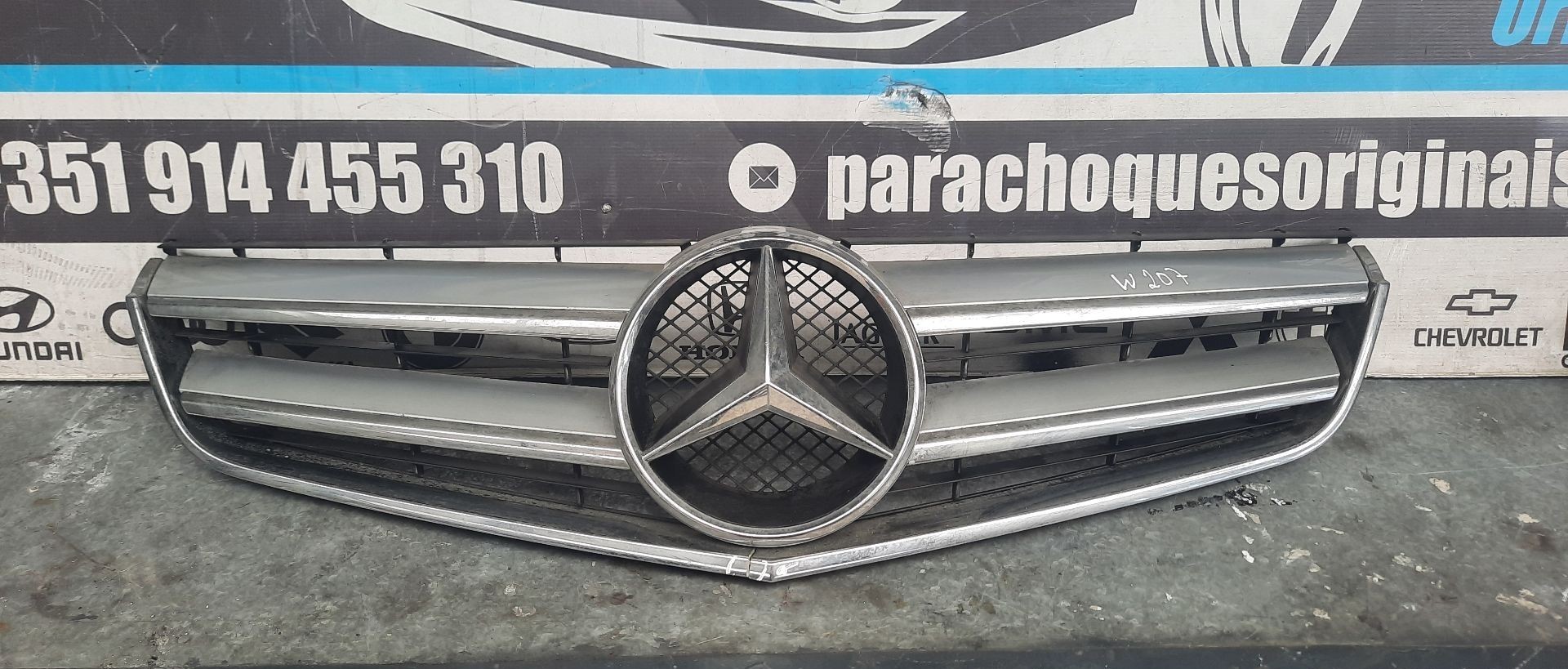 Peças - Grelha Mercedes W207 Classe E Coupe