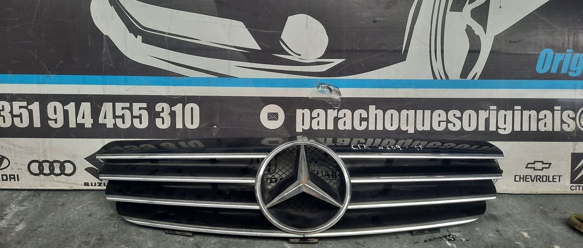 Peças - Grelha Mercedes W209 Clk