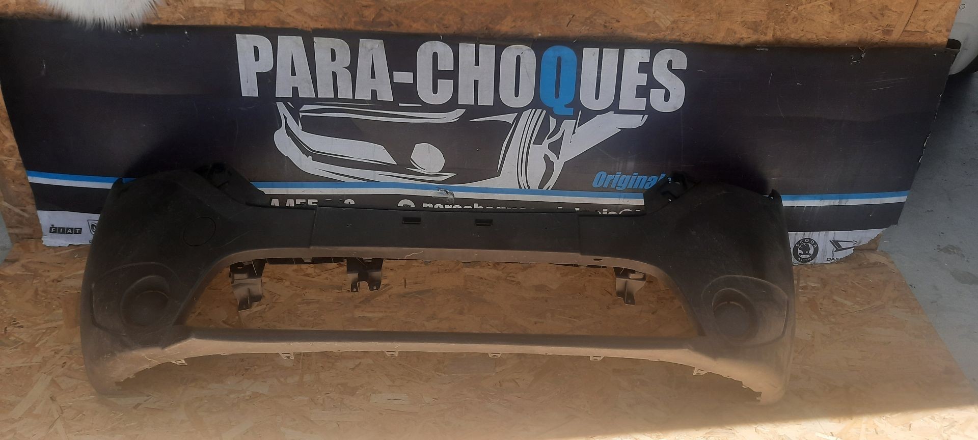 Peças - Parachoques Dacia Dokker