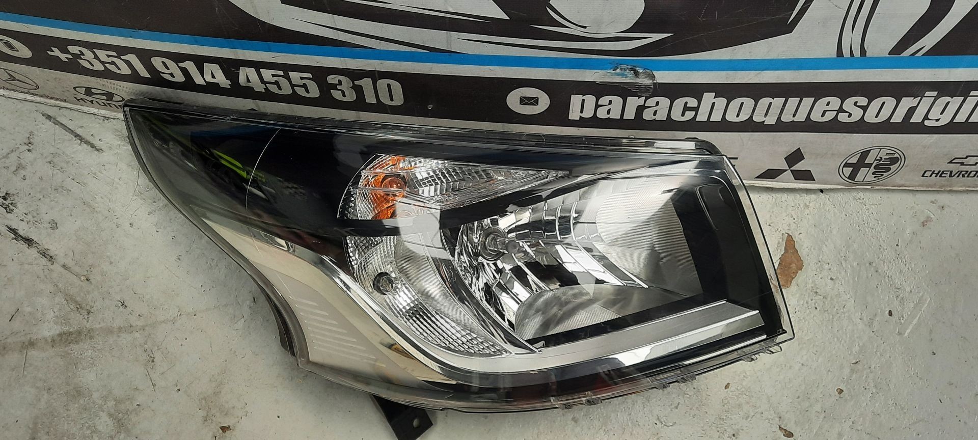 Peças - Farol Otica Renault Trafic / Opel Vivaro / Fiat Talento / Ni