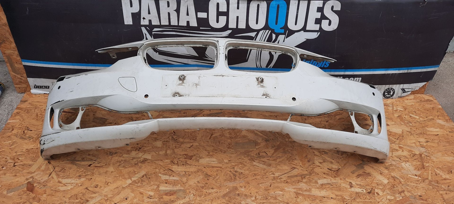 Peça - Parachoques Bmw F30 F31 Serie 3 C/Lava Farois