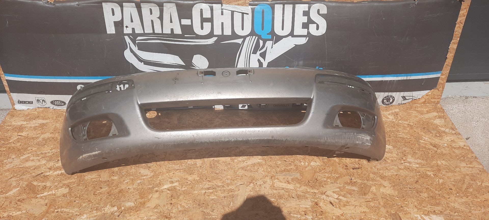 Peças - Parachoques Toyota Yaris 03-06