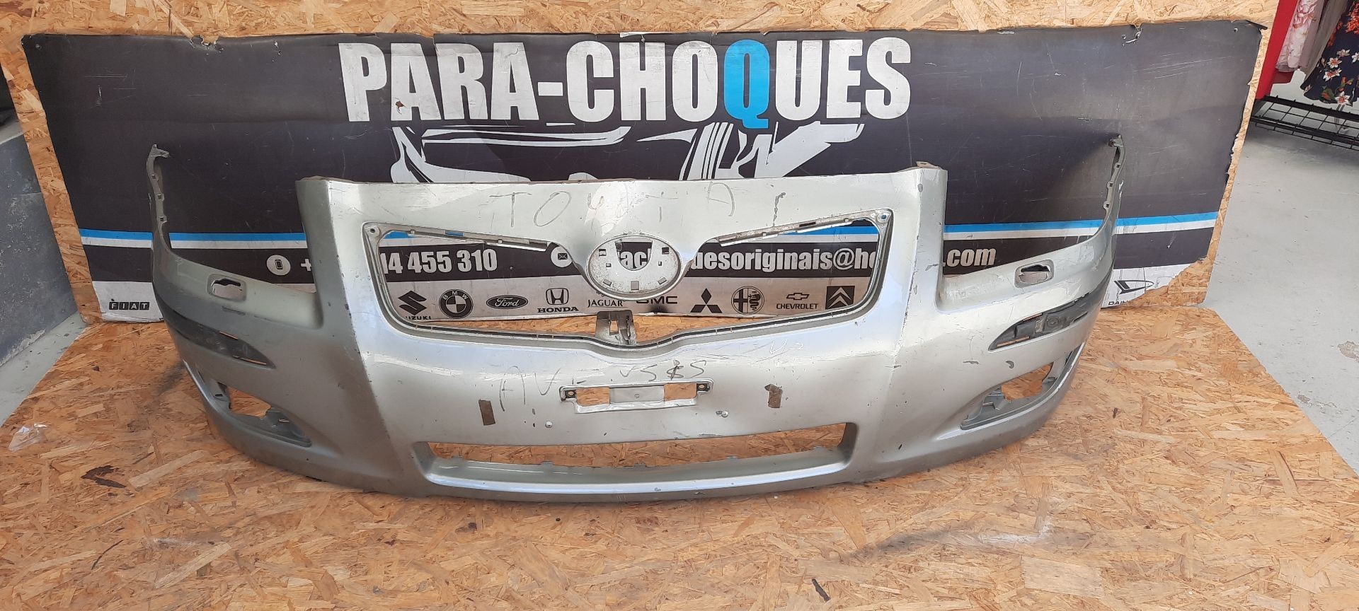 Peças - Parachoques Toyota Avensis 06-09