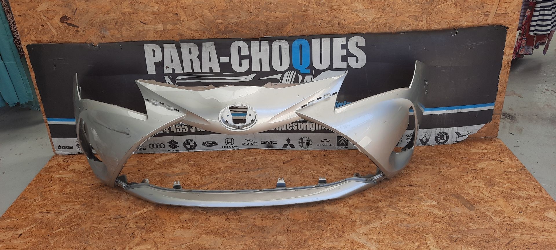 Peças - Parachoques Toyota Yaris 18-20