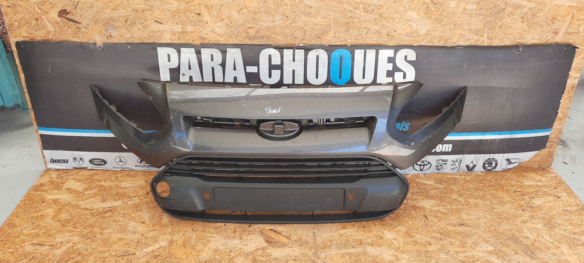 Peças - Grelha Ford Transit Connect 13-18