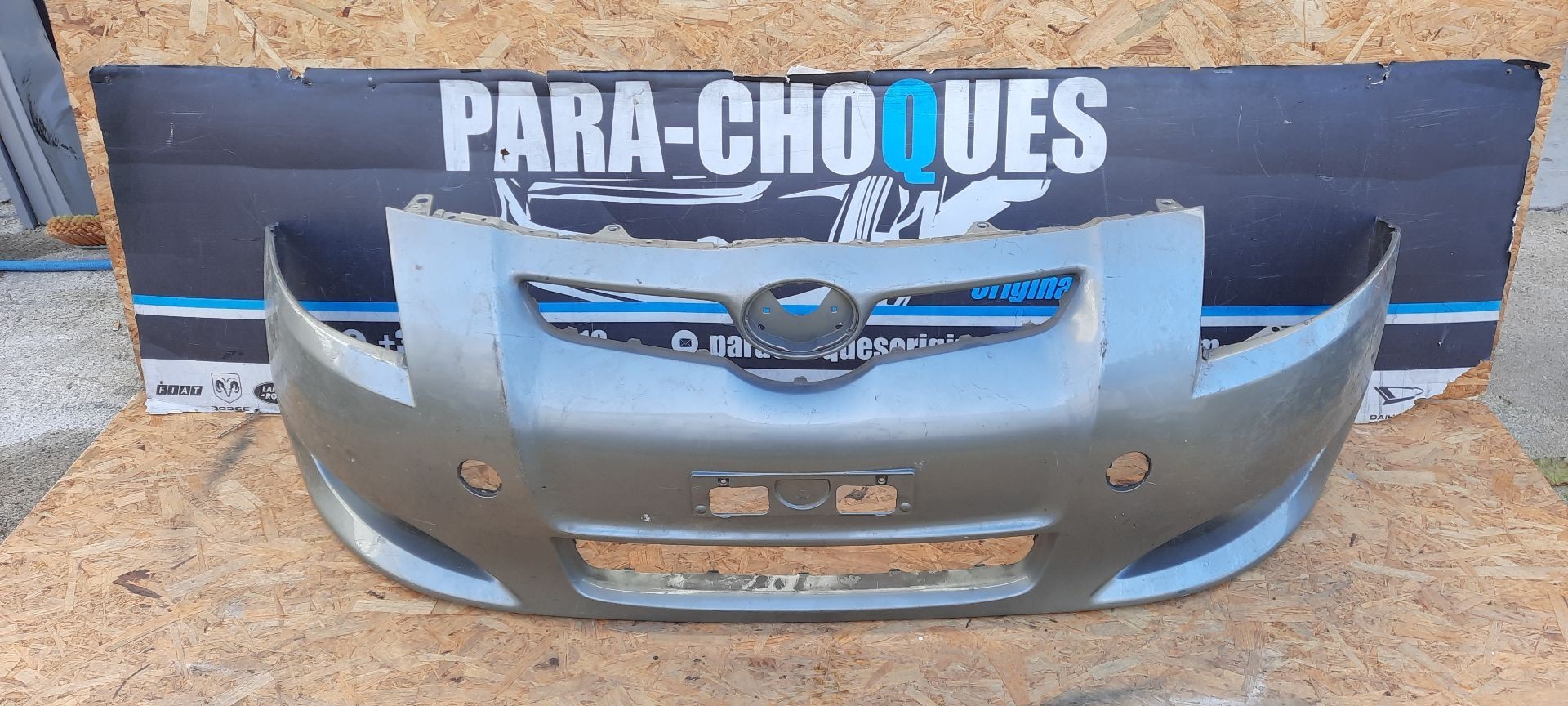 Peças - Parachoques Toyota Auris 07-09