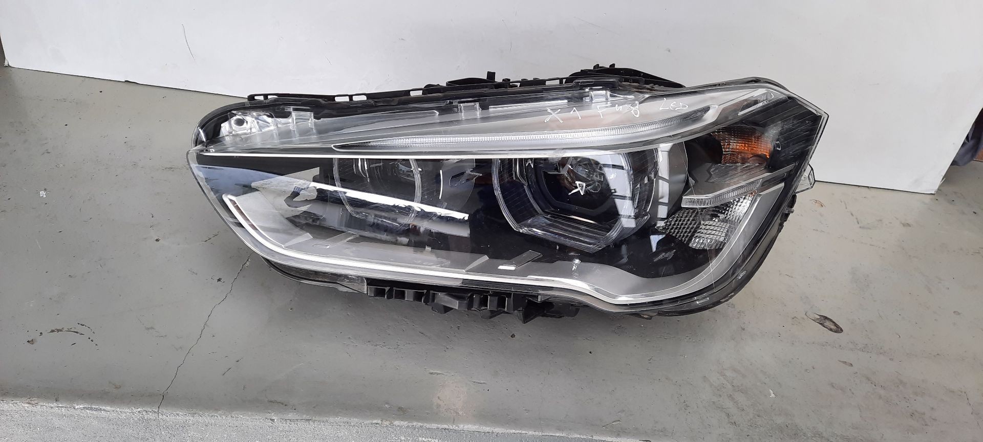 Peças - Otica Farol Led Xenon  Bmw X1 F48