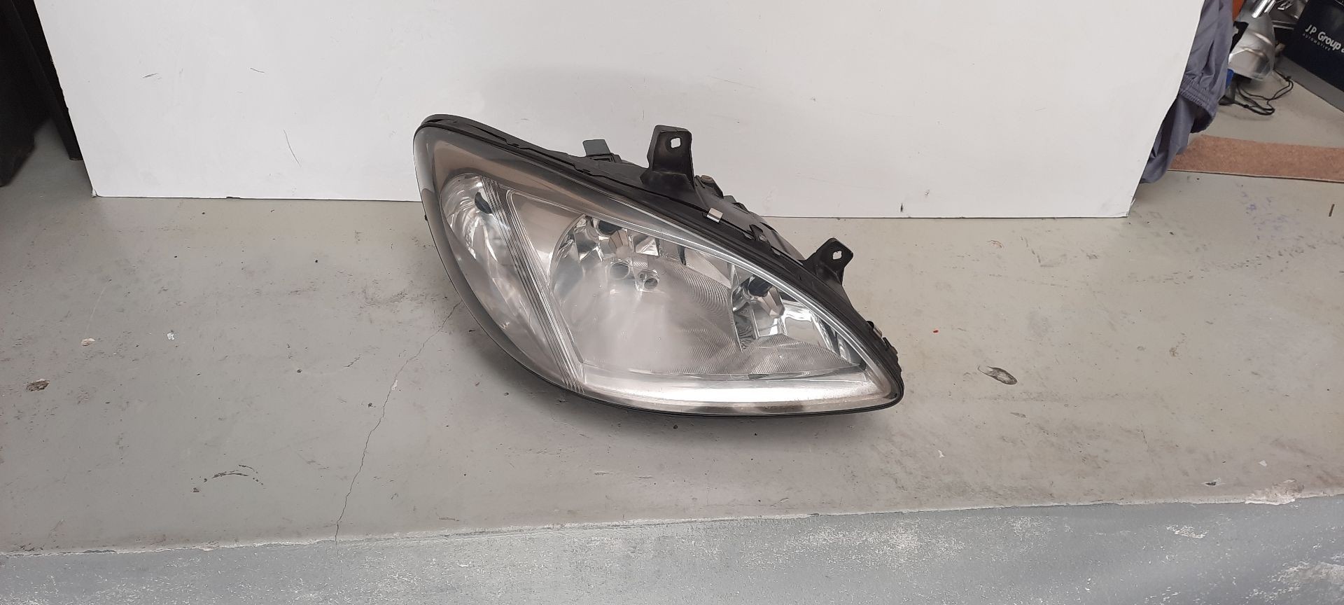 Peças - Farol Otica Mercedes Vito 04-08